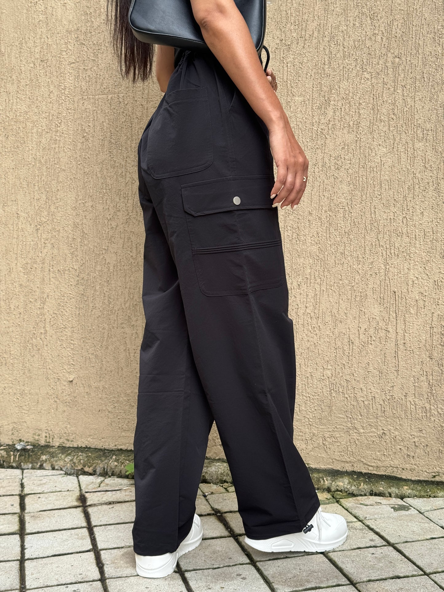 Unisex Utility Cargo Pants – Black Edition