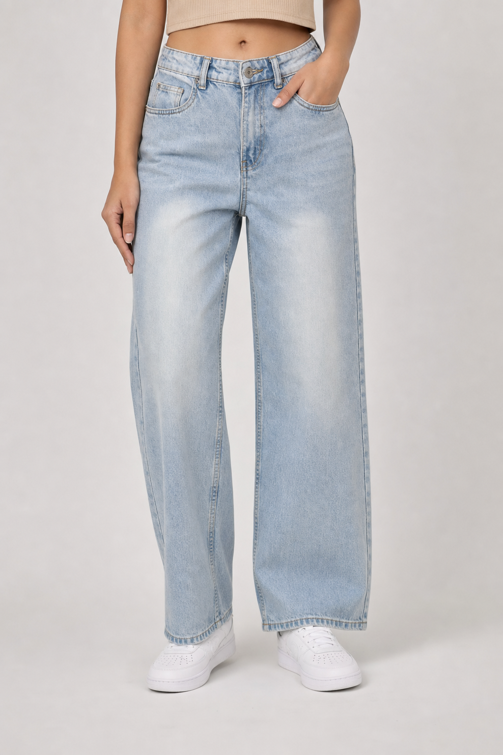 Women’s Light Wash Wide Leg Jeans